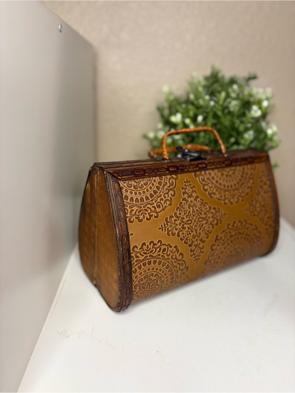 Vintage Boho Wooden Box Purse Tooled Faux Leather Cigar Box Style Bag - Picture 2 of 13